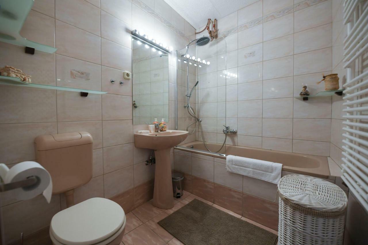 Апартаменти Moretti Apartman Еґер Екстер'єр фото
